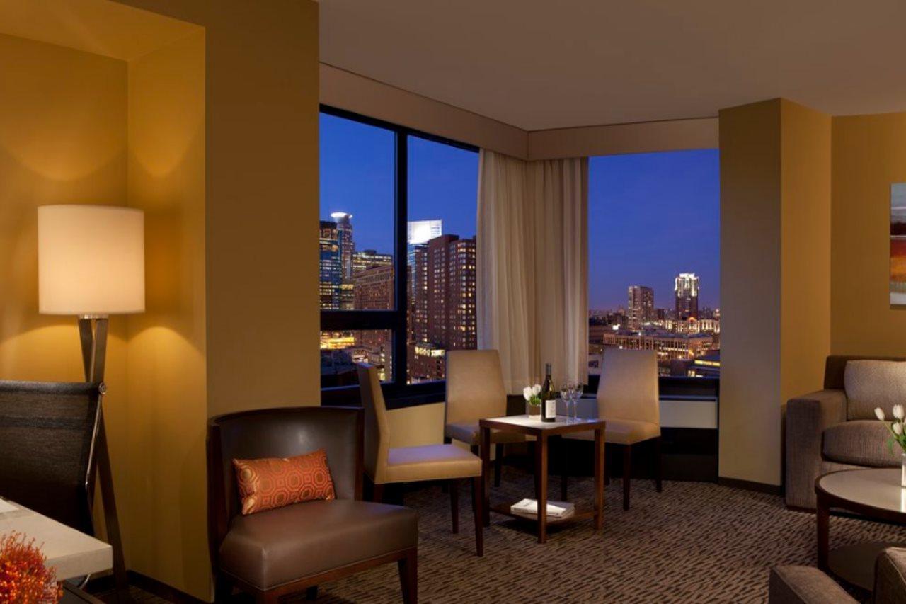 Sheraton Minneapolis Downtown Convention Center Extérieur photo
