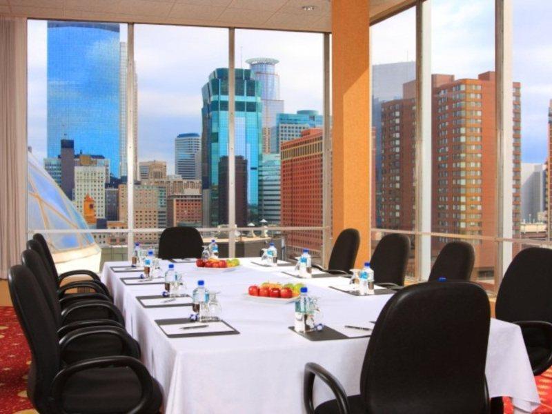 Sheraton Minneapolis Downtown Convention Center Extérieur photo